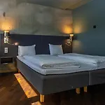 Comfort Runway فندق