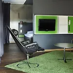 Comfort Runway Garder