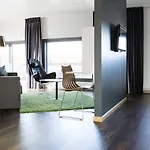 Comfort Runway Hotel Garder