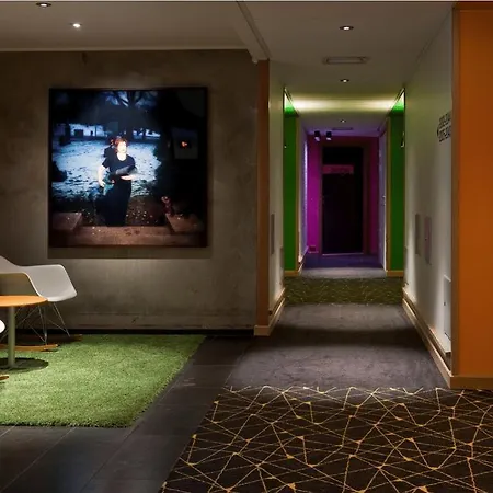컴포트 런웨이 호텔 4*