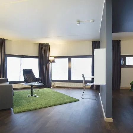 Hotel Comfort Runway Garder