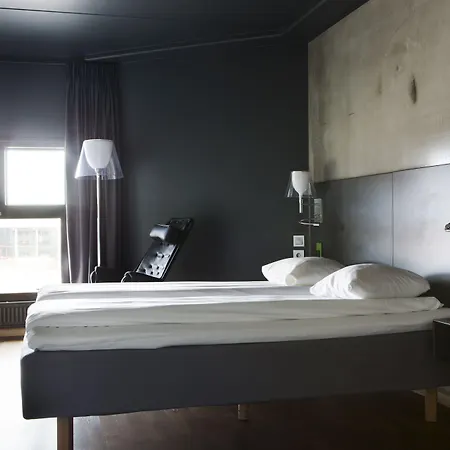 Hotel Comfort Runway Garder