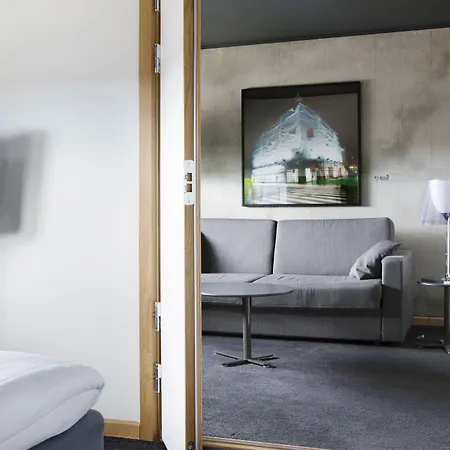Hotel Comfort Runway Garder