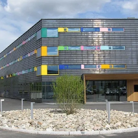 Hotel Comfort Runway