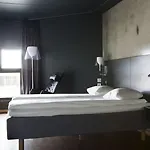 Hotel Comfort Runway Garder