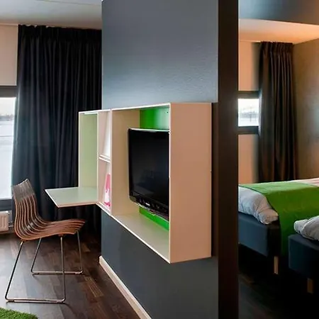 Hotel Comfort Runway 4*
