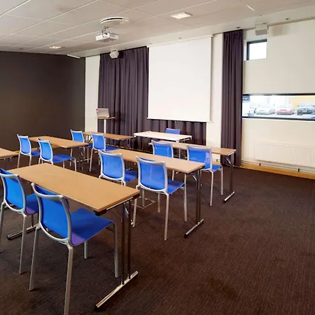 Comfort Runway 4* Garder