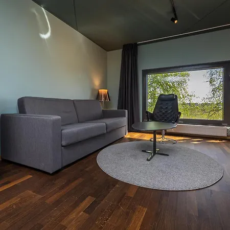 Ξενοδοχείο Comfort Runway 4*