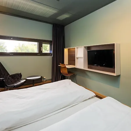 Ξενοδοχείο Comfort Runway 4*