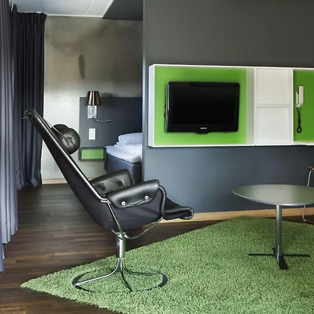 Comfort Runway Garder