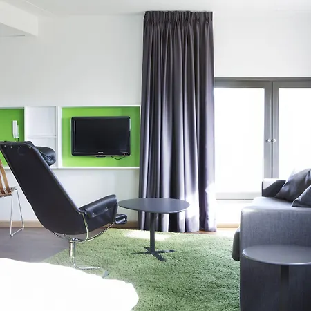 Comfort Runway Garder