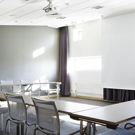 Ξενοδοχείο Comfort Runway 4*