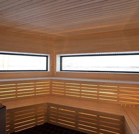 Ξενοδοχείο Comfort Runway 4*