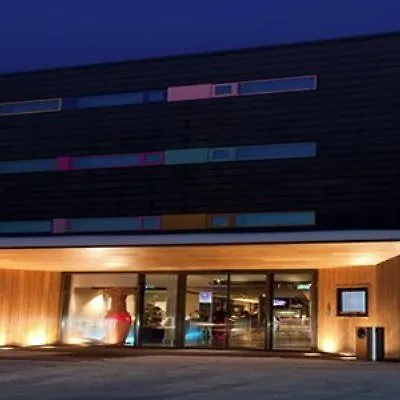 Comfort Runway Hotel 4*